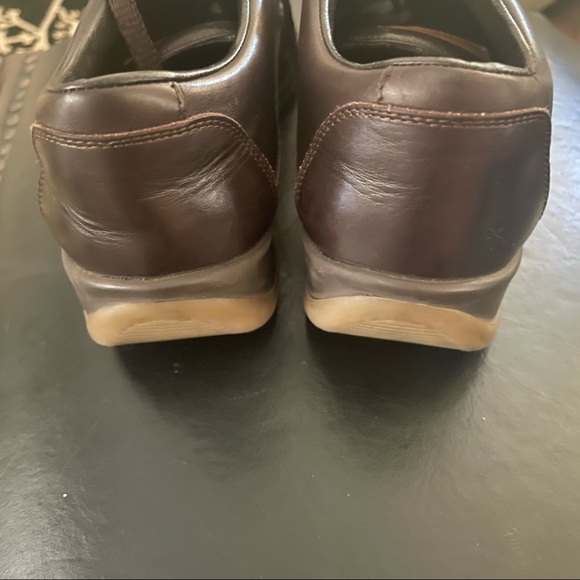 LOUIS VUITTON Brown leather sneakers - Picture 5 of 12